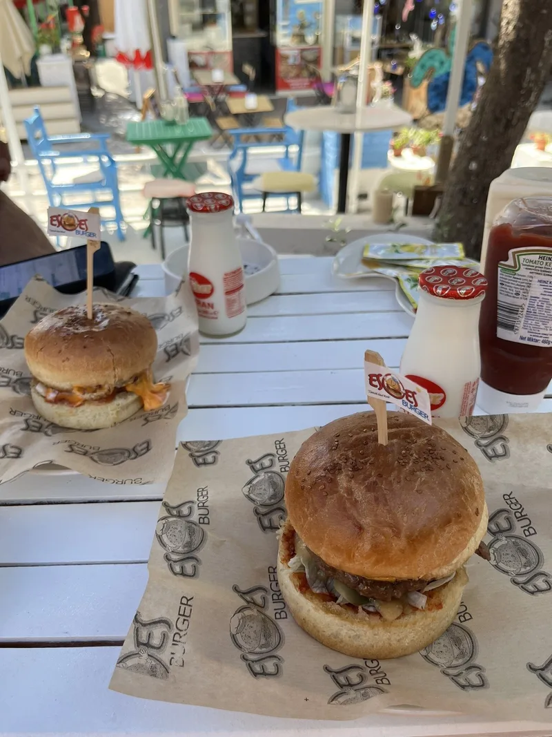 Esoes Burger 5