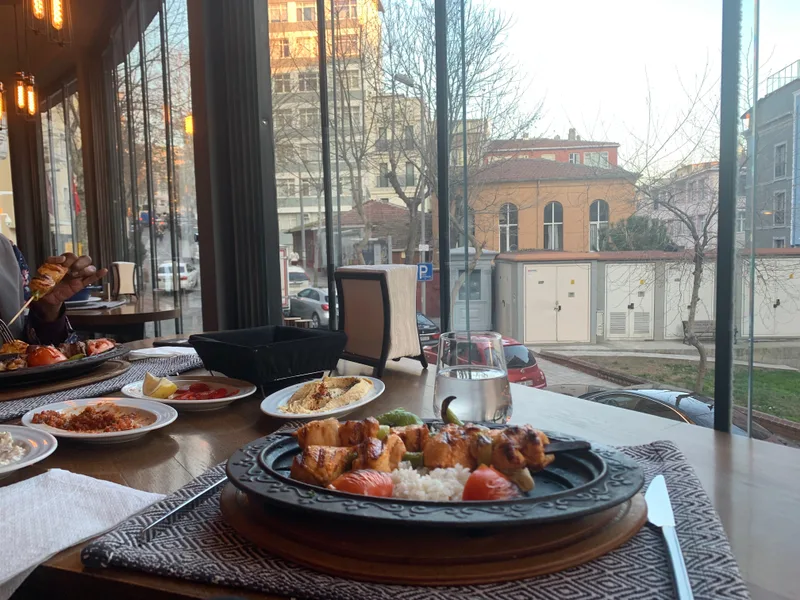 Mivan Restaurant & Cafe 2