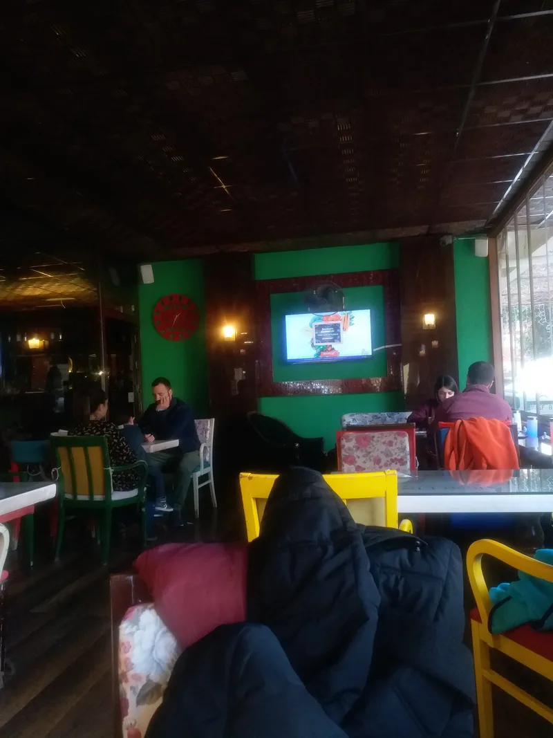 Gramofon Cafe Bistro 3