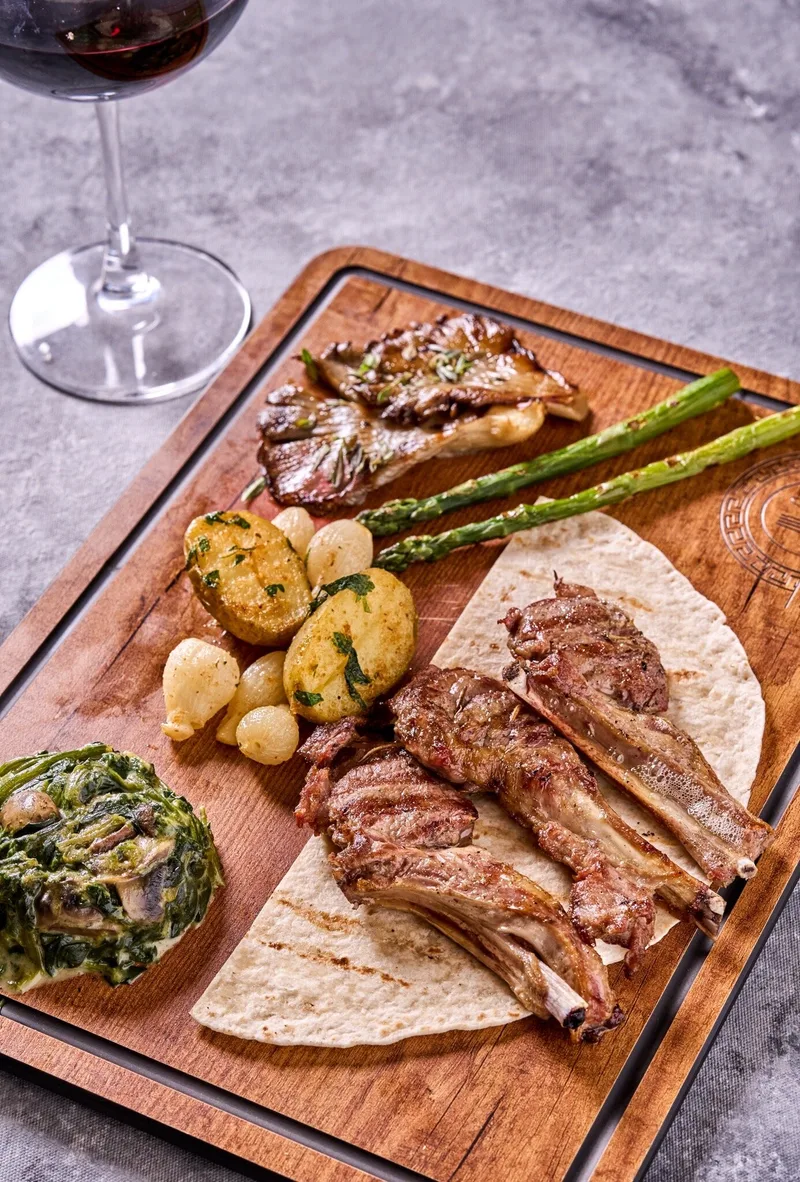 Priamos Restaurant 4
