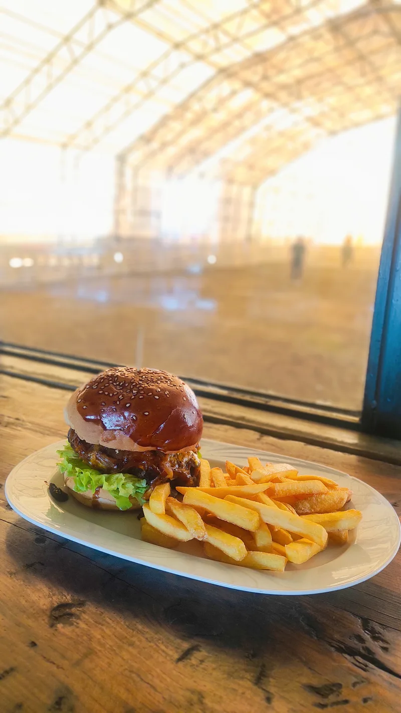 Isparta Atlı Spor Kulübü Food & Drink 2