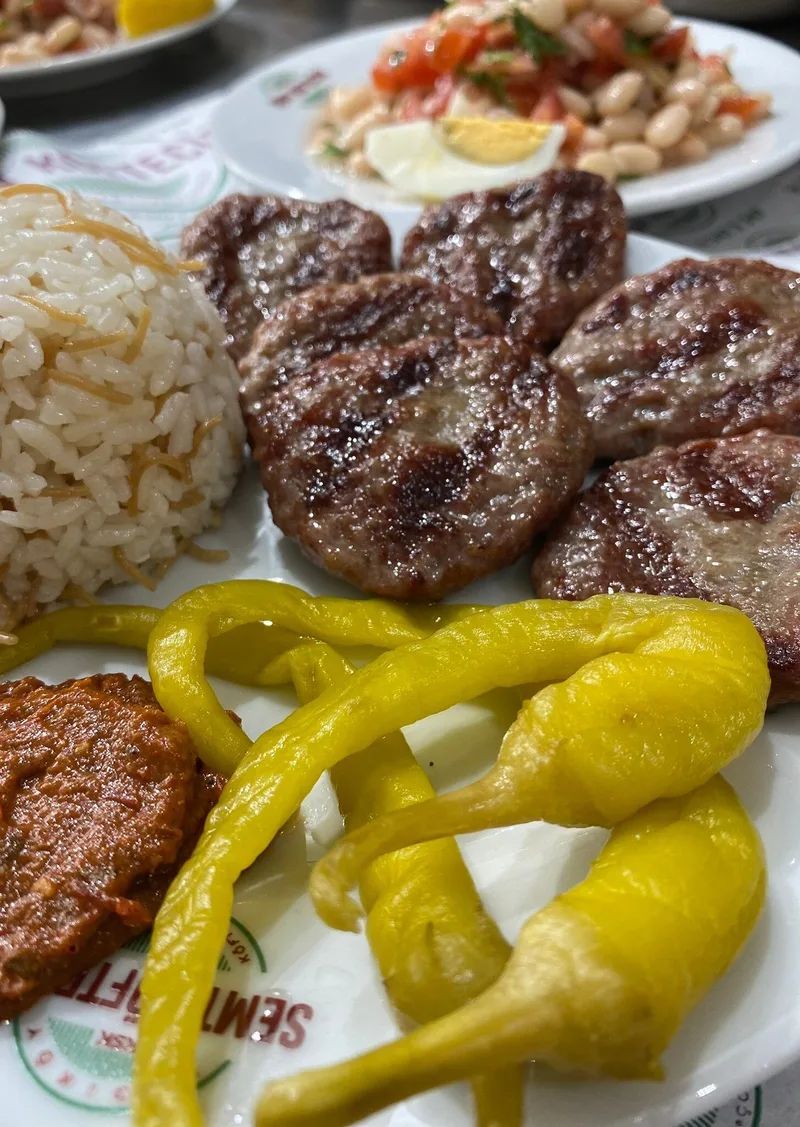 Kadikoy Semtin Koftecisi 4